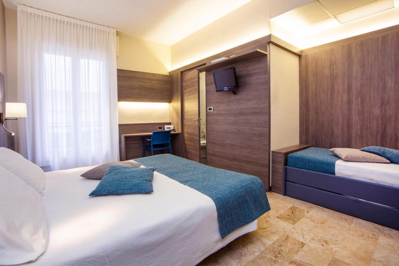Hotel Mediterranee Spotorno Exterior photo
